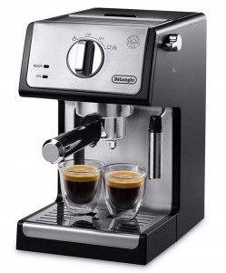 Kolbowy ekspres ciśnieniowy do kawy ze spieniaczem Delonghi ECP35.31 (Outlet)