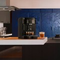 Ekspres ciśnieniowy do kawy z młynkiem Delonghi ECAM21.117.B