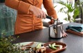 Odbijak do fusów pojemnik na zużytą kawę DeLonghi DLSC084