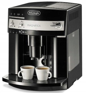 Ekspres Ciśnieniowy do kawy ze spieniaczem DeLonghi Magnifica ESAM3000.B 